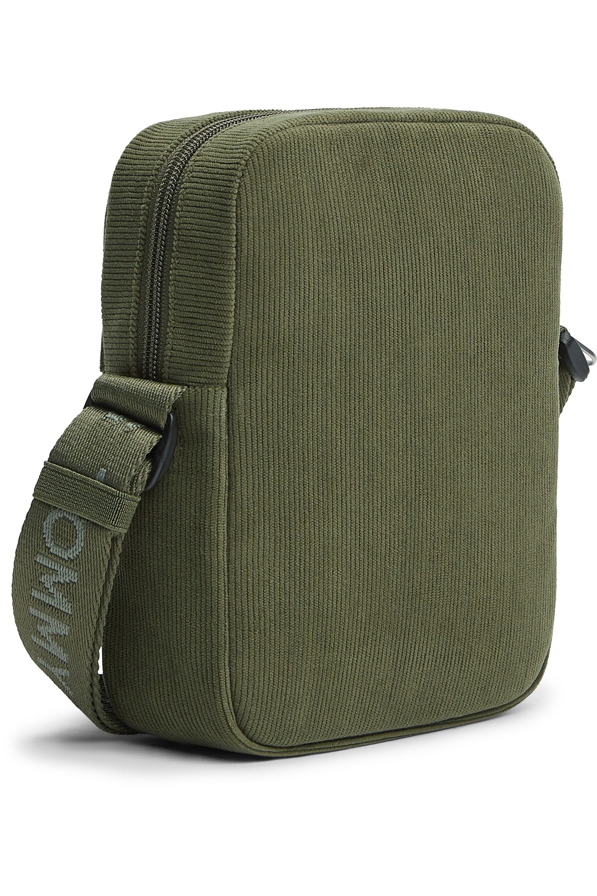 تامی هیلفیگر خبرنگار دیلی کورد TJM ESS