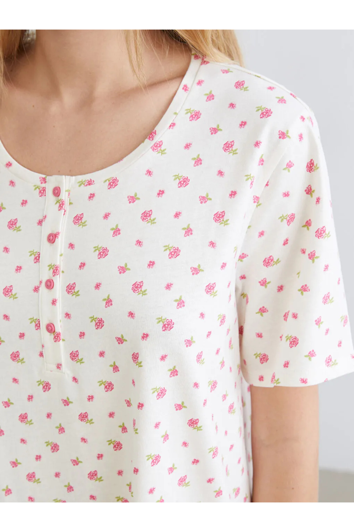 LC Waikiki Ekru Bisiklet Yaka Çiçekli Kadın Gecelik