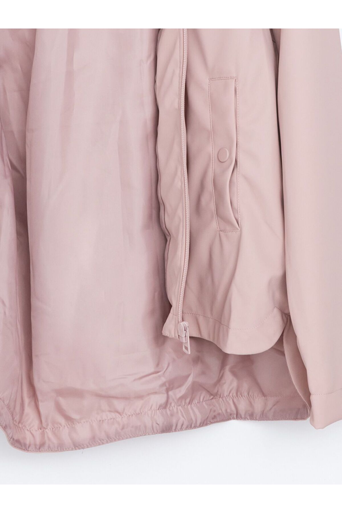 LC Waikiki  Kapüşonlu Düz Deri Görünümlü Kadın Yağmurluk - Görsel 7