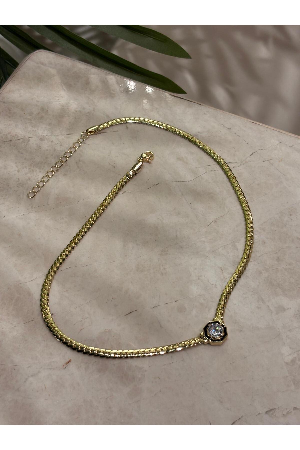 Veralys Atelier GOLD RENK SİYAH TAŞ DETAYLI ÖRGÜ ZİNCİR SERENAY LEYLA MODEL 14K ÇELİK KOLYE görsel 4