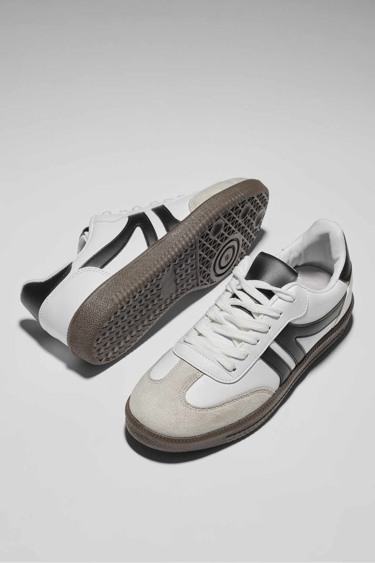 Tonny Black  Kadın Beyaz Siyah Termo Taban Yanı Şeritli Bağcıklı Günlük Rahat Spor Ayakkabı - Görsel 6