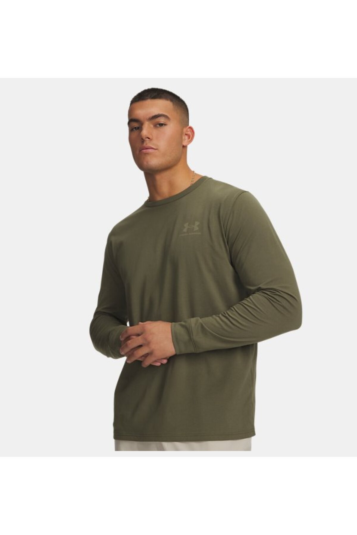 آندر آرمور تی‌شرت آستین بلند مردانه مدل UA Sportstyle رنگ چپ سینه، کد ۱۳۲۹۵۸۵-۳۹۱