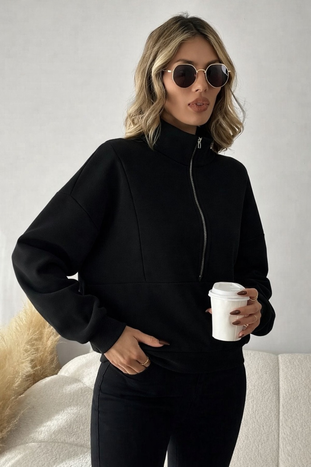 caddekombin  Kadın Yarım Fermuarlı Dik Yaka Özel Tasarım İçi Yünlü Siyah Sweatshirt - Görsel 3