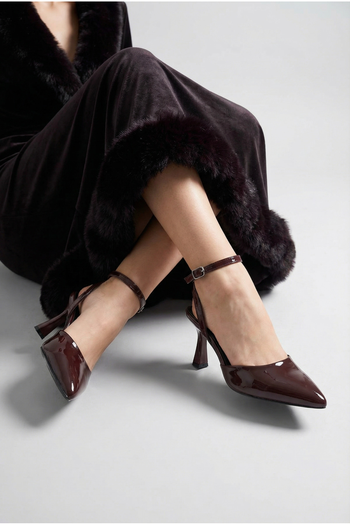 Savves  Kadın Rugan Acı Kahve Bantlı Topuklu Ayakkabı - Görsel 2