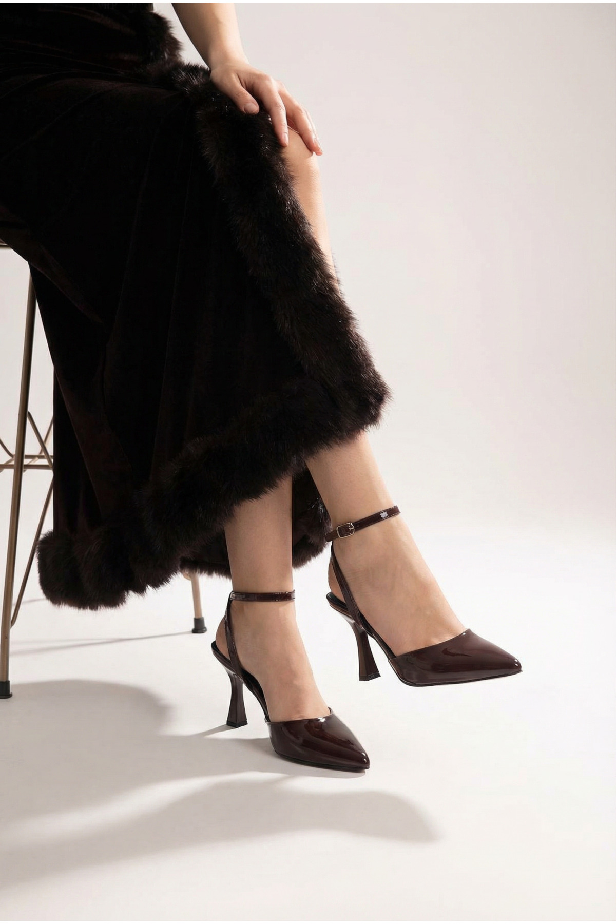 Savves  Kadın Rugan Acı Kahve Bantlı Topuklu Ayakkabı - Görsel 5