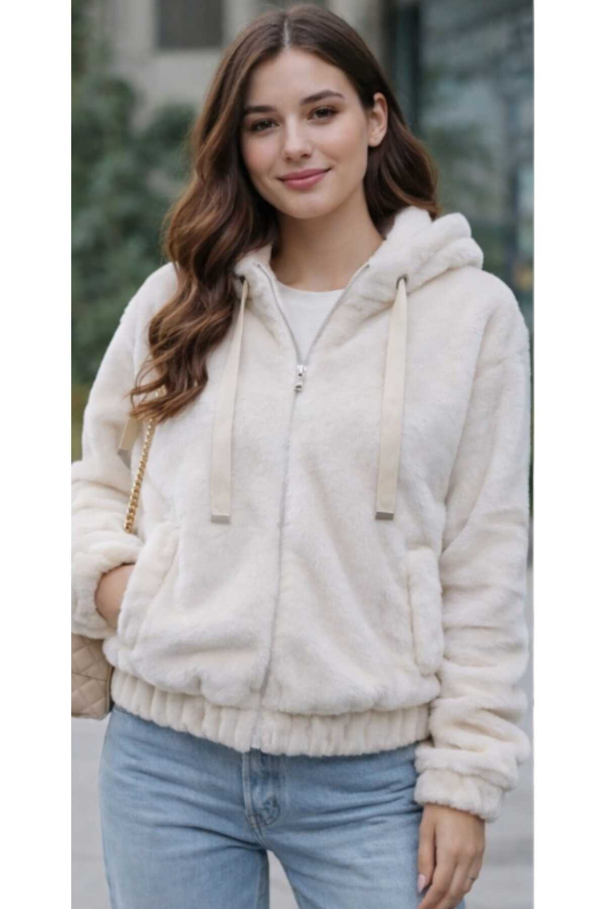 Minası Butik  KAPÜŞONLU TÜYLÜ MONT