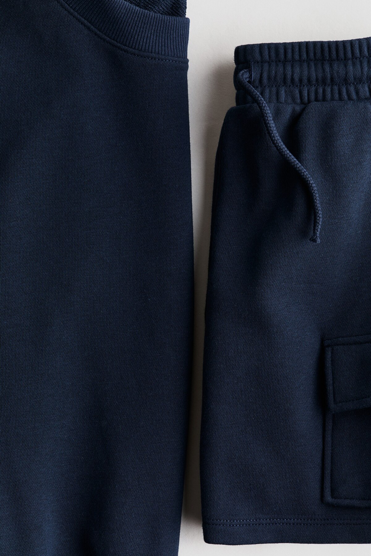 H&M 2 Parçalı Sweatshirt Set fotoğrafı 2 (önizleme)