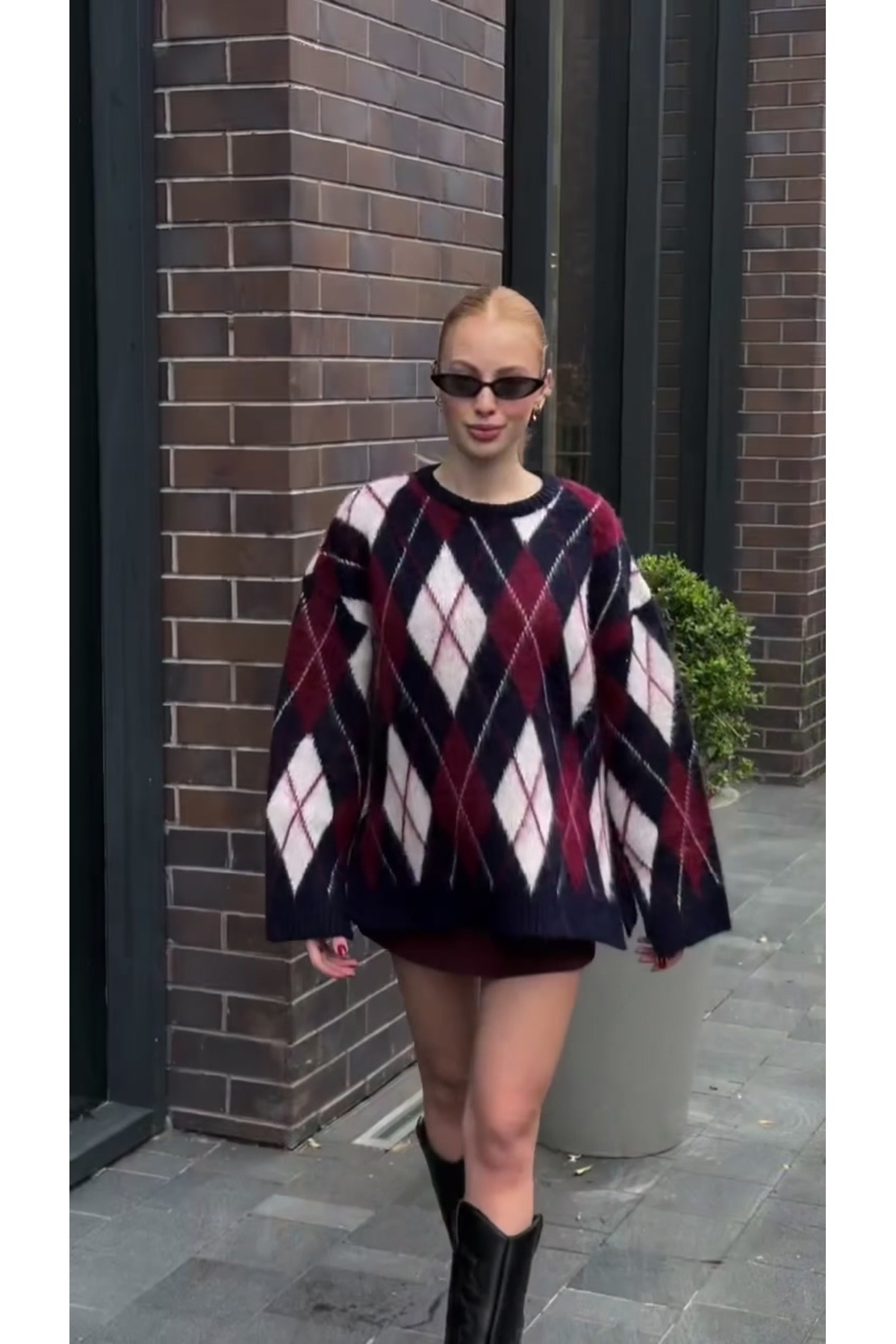 Get Crazy  Bisiklet Yaka Baklava Desenli Yırtmaçlı Şardonlu(Tüylü) Kadın Oversize Kazak - Görsel 5