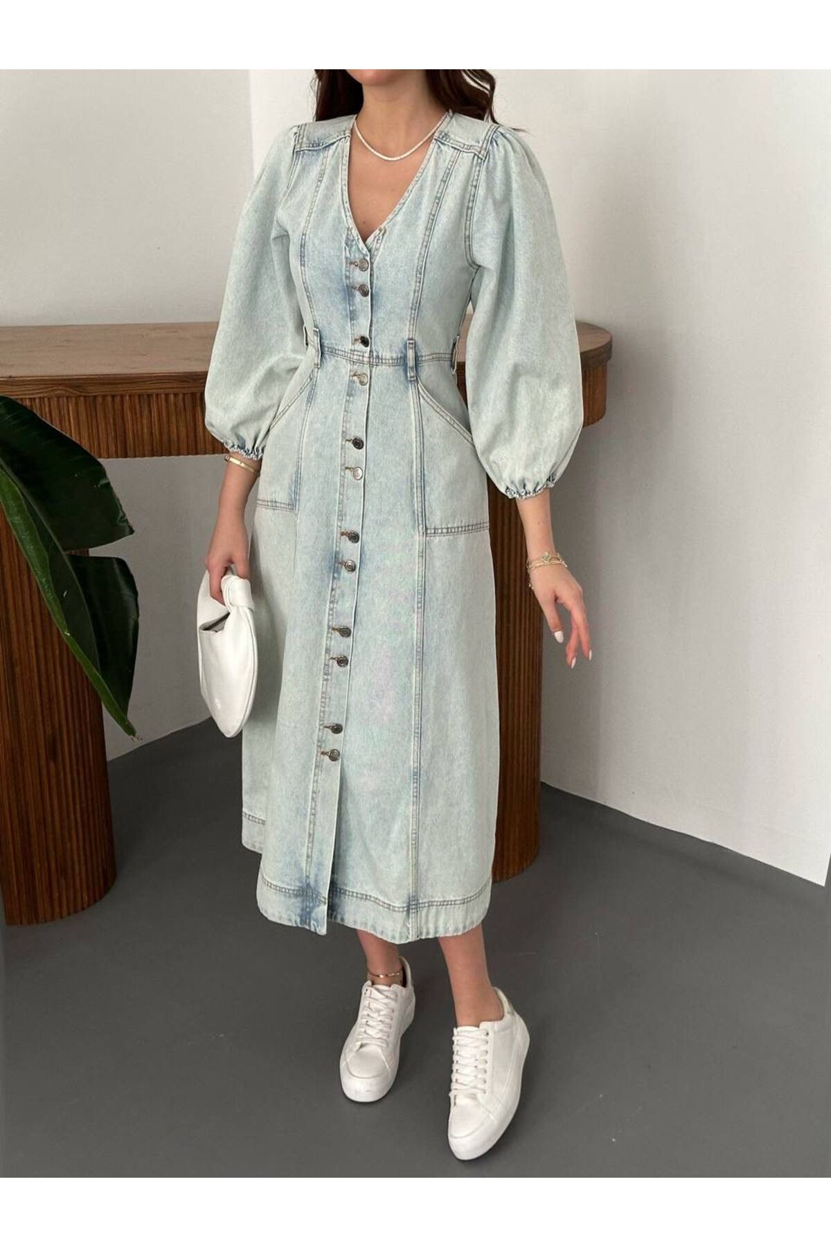 Ekim Store  V Yaka Yarım Kol Düğmeli Kot Elbise - Görsel 3