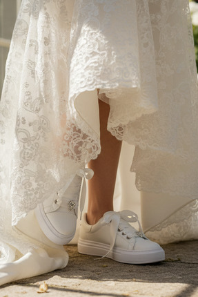 Stilo Beyaz Abiye Spor Gelinlik Ayakkabısı – Rahat ve Şık, Hafif Falyon Taban...