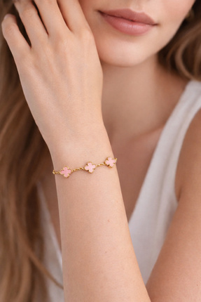Marca Accessories Pembe Yonca Figürlü Gold Bileklik
