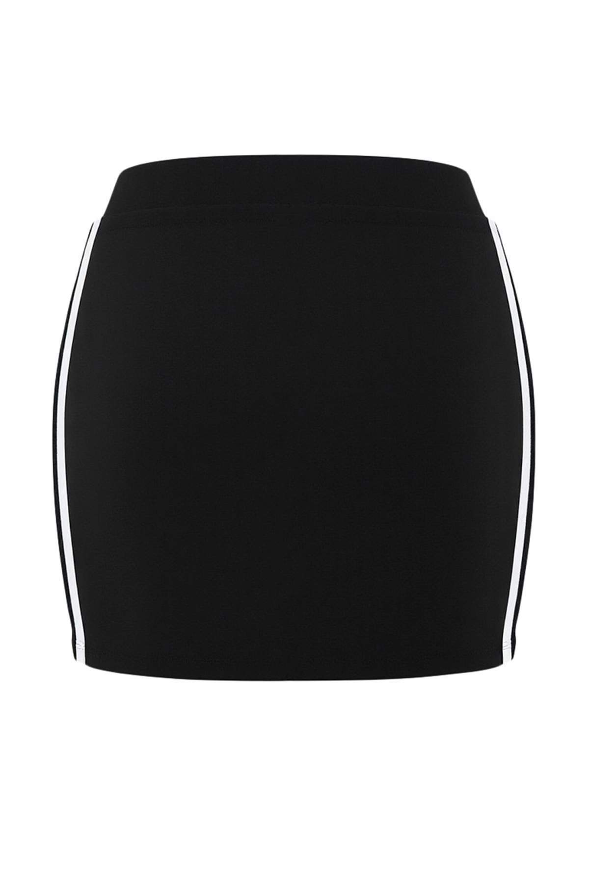 Trendyolmilla  Siyah Çizgili 2 Katmanlı İçi Şortlu Örme Spor Şort Etek THMSS26SR00001 - Görsel 6