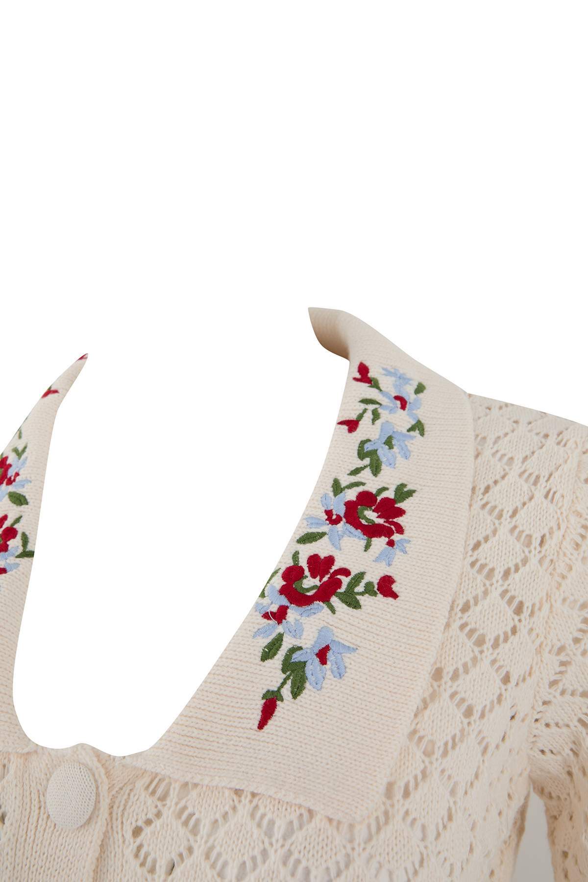 Trendyolmilla  Taş Çiçek Nakışlı Yaka Ajurlu/Delikli Triko Bluz TWOSS26BZ00123 - Görsel 6