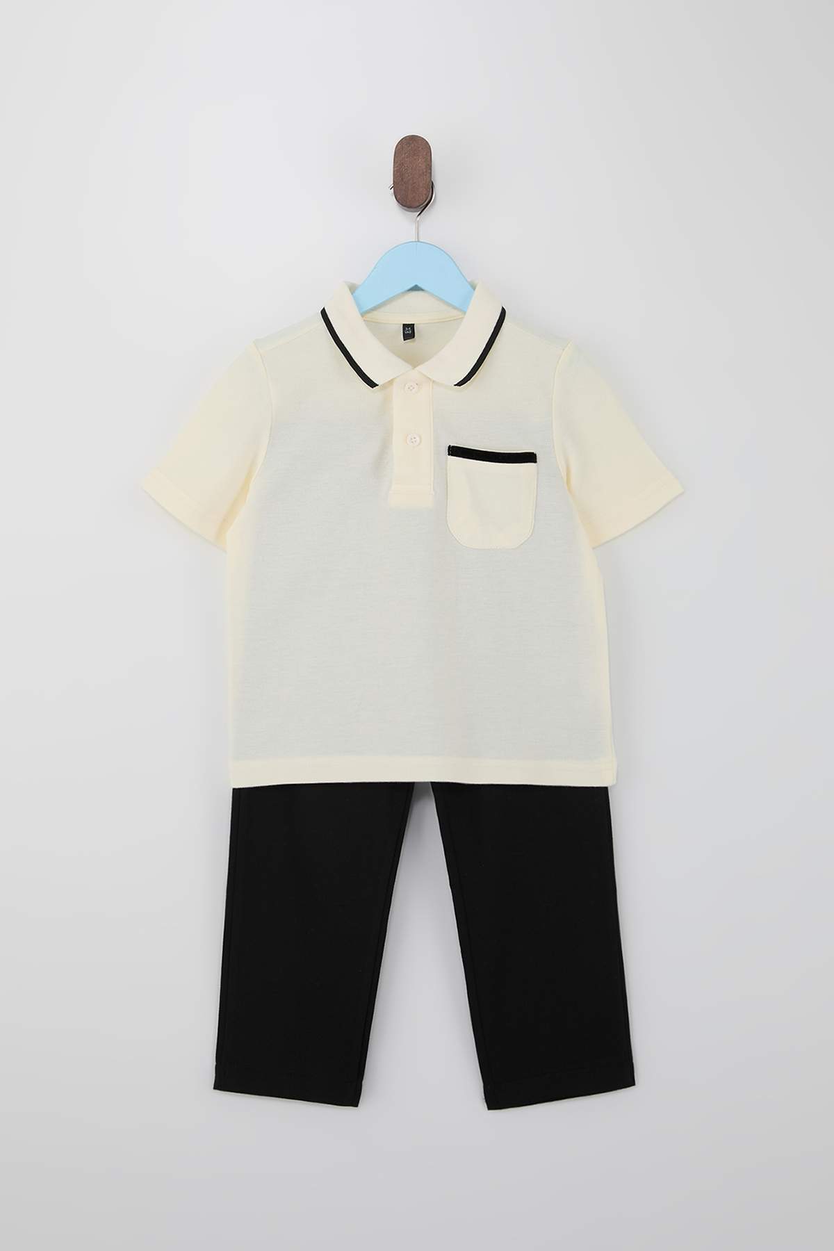 djeciji-komplet-za-djecake---majica-i-sorc