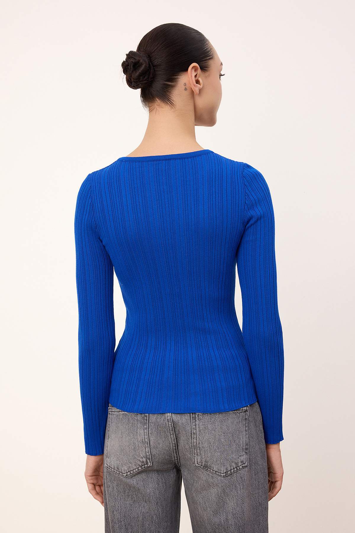 Trendyolmilla  Wardrobe Essentials Saks Fitted/Vücuda Oturan Fitilli Triko Kazak TWOAW26KZ00083 - Görsel 4