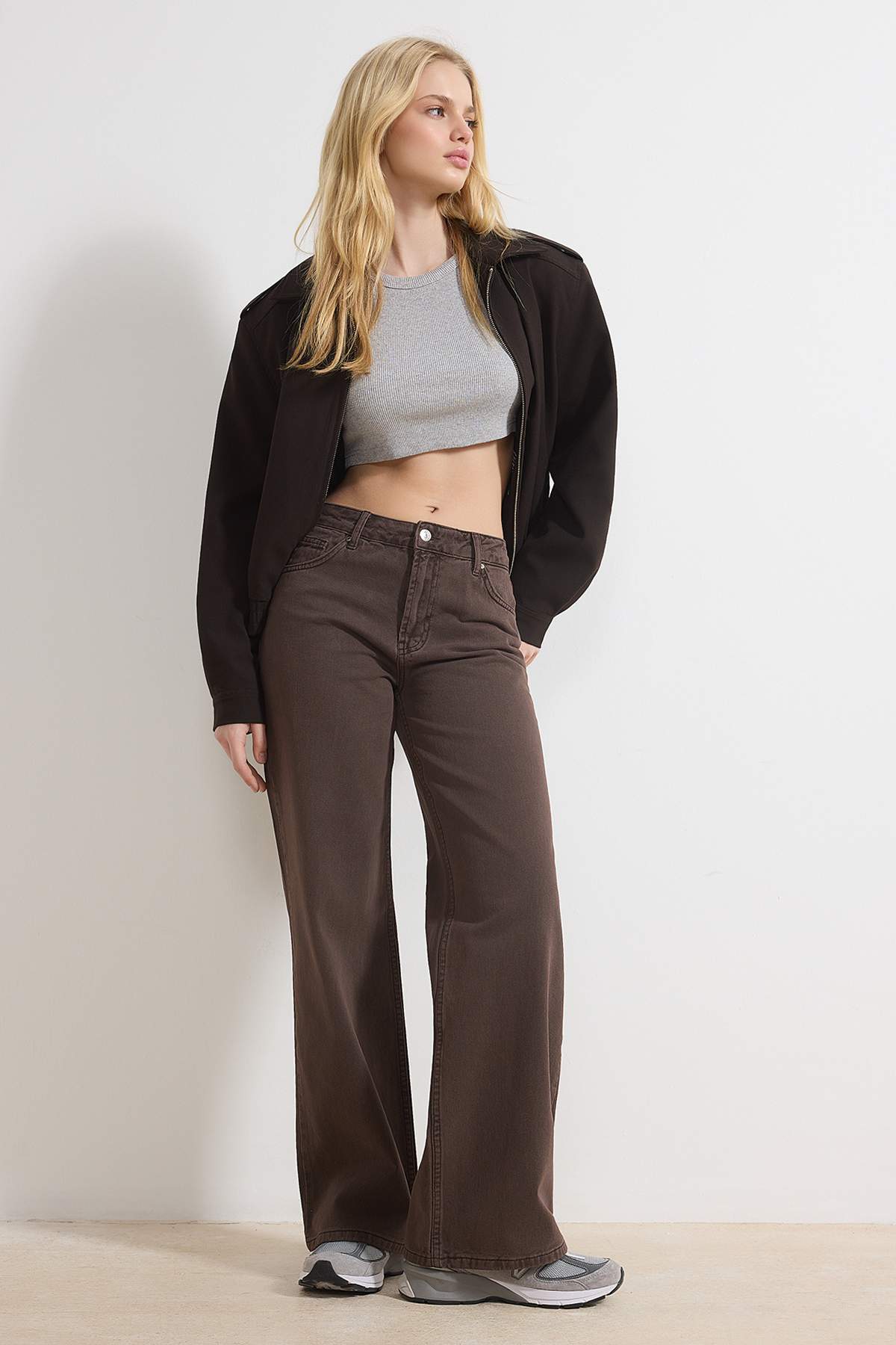 Trendyolmilla  Kahverengi %100 Pamuk Yıkama Efekli Normal Bel Wide Leg Jeans TWOSS26JE00058 - Görsel 2