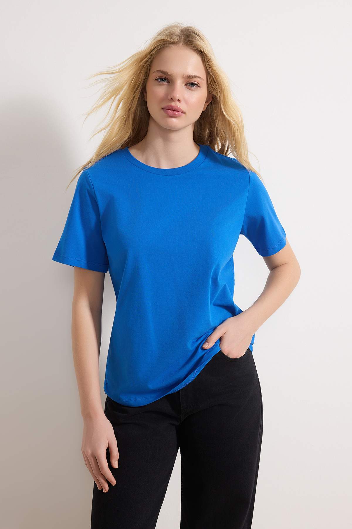 Trendyolmilla Saks %100 Pamuk Basic Bisiklet Yaka Örme T-Shirt TWOSS23TS00000