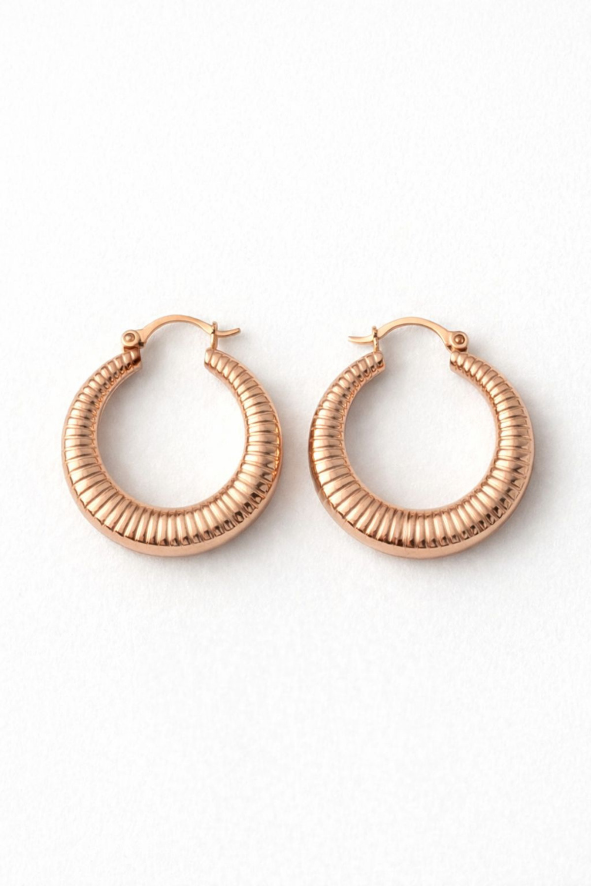 VIP Xuping Twisted Ellipse Oyster Design No Darkening No Discoloration Women's Steel Earrings