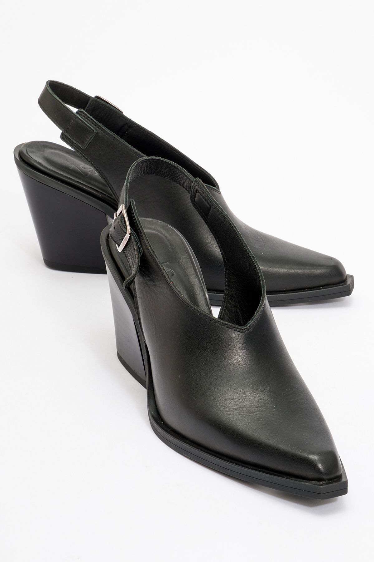 Zeynep Sıradağlı Dámske westernové sandále Vales z pravej kože, čierne