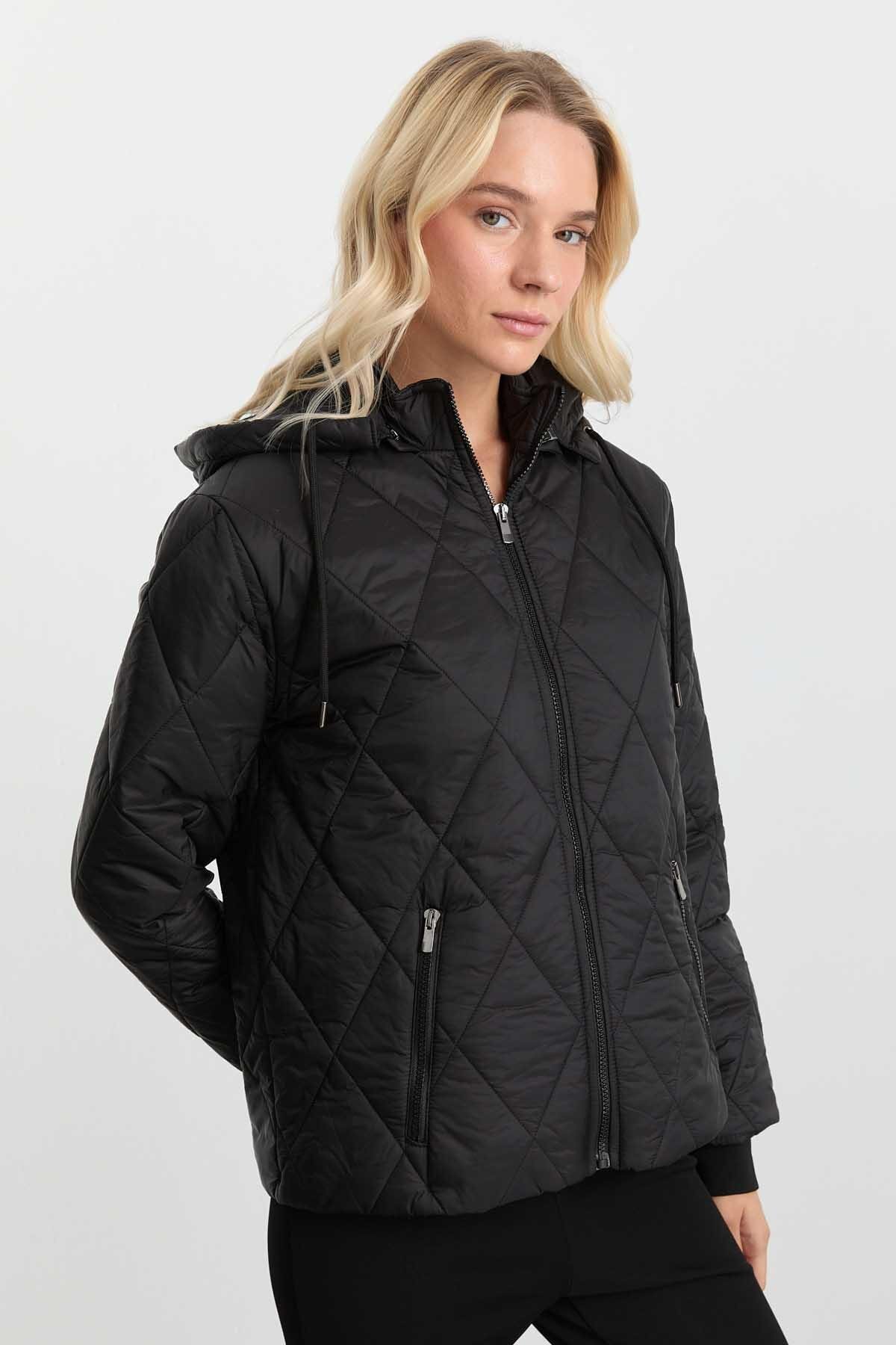 Selen Giyim  Kapüşonlu Önü Fermuarlı Kısa Mont / SİYAH - Görsel 3