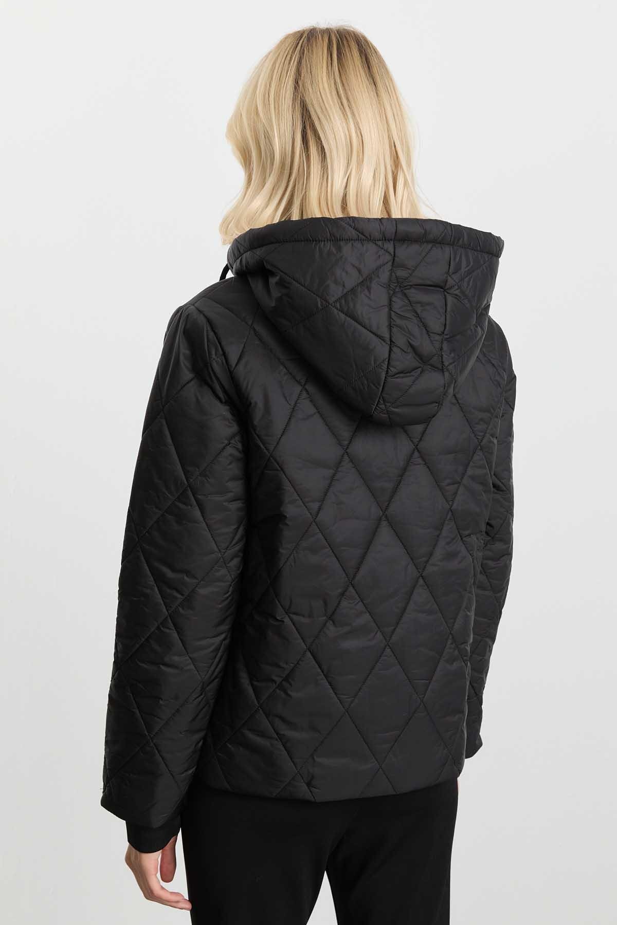 Selen Giyim  Kapüşonlu Önü Fermuarlı Kısa Mont / SİYAH - Görsel 4