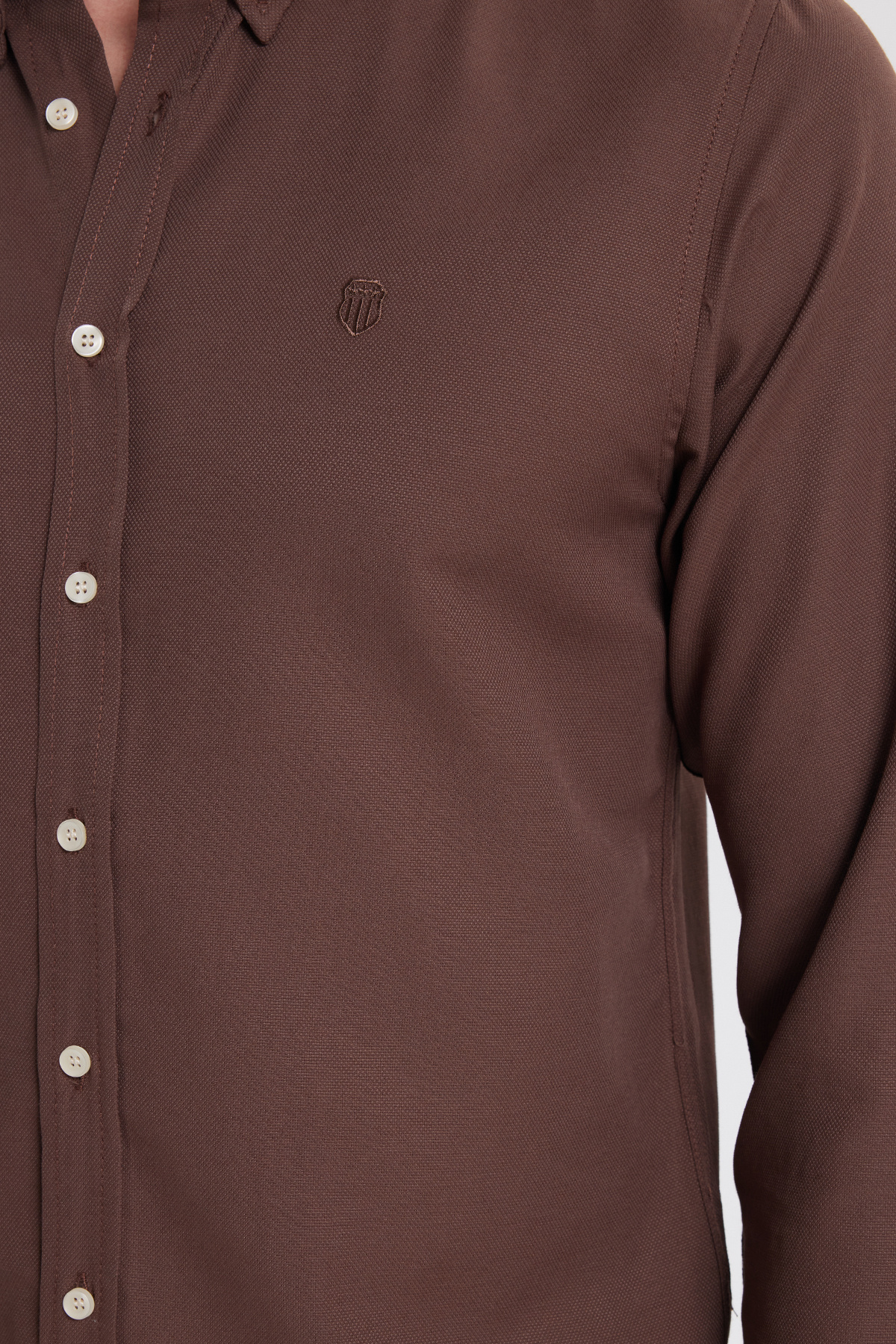 Tudors  Erkek Slim Fit Dar Kesim Düz Oxford Armalı Düğmeli Yaka Kahverengi Spor Gömlek - Görsel 3
