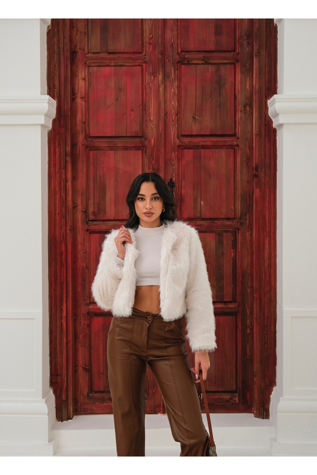 MODA DURAĞI  YAKASIZ İTHAL KALİTELİ KÜRK - Görsel 3