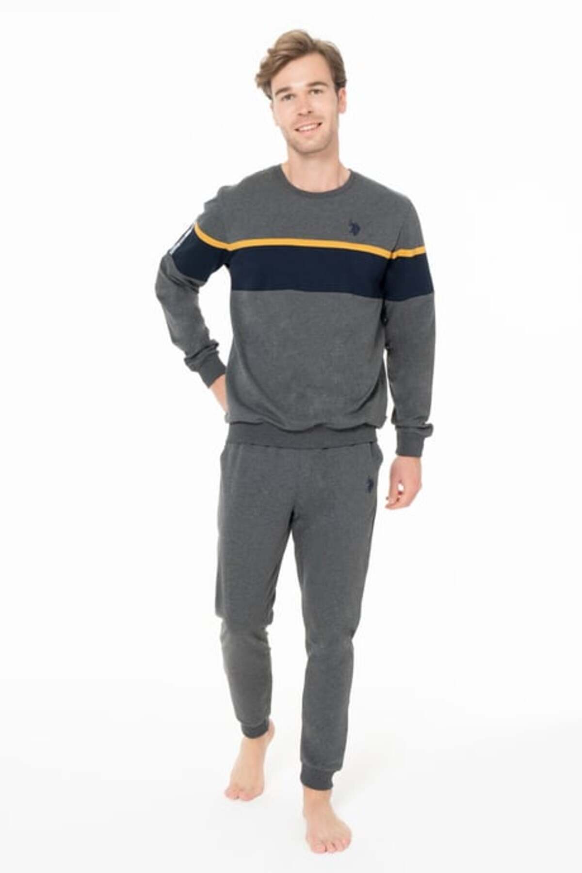 یو اس پولو ست لباس خواب مردانه یقه گرد آستین بلند S26936، پارچه راحت با لبه نواری و جیب - AN