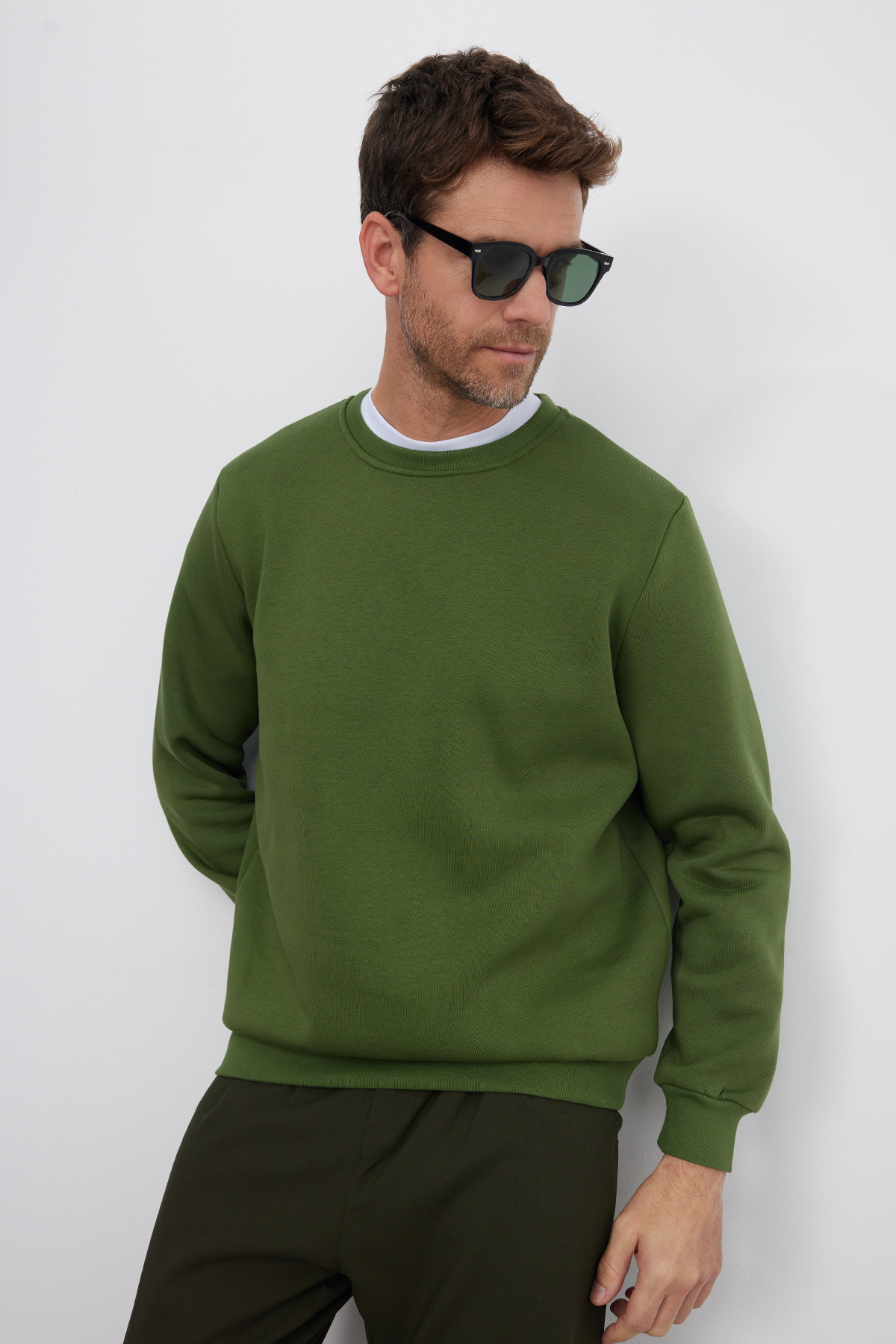 Tudors  Unisex Relax Fit Rahat Kesim Pamuklu Yumuşak Dokulu İçi Polarlı Basic Yeşil Bisiklet Yaka Sweatshirt - Görsel 3