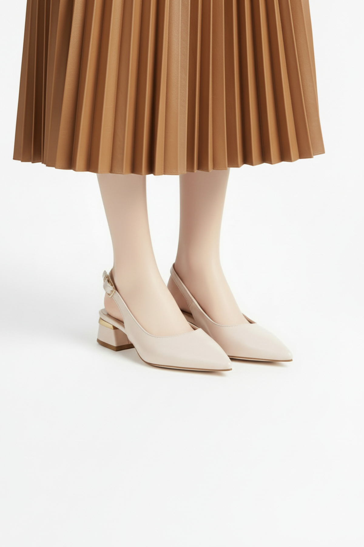 ALFHA  Kadın Bej Rugan Bantlı Yeni Sezon Kısa Topuklu Ayakkabı Golden Tokalı - Görsel 4