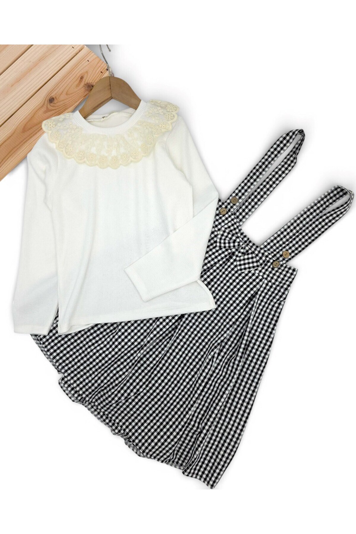 Ege Bebek Kız Çocuk Ekose Salopet Elbise Takımı – Dantelli Uzun Kollu Bluzlu, Askılı Etek Kombin (2-9 Yaş) fotoğrafı 6 (önizleme)