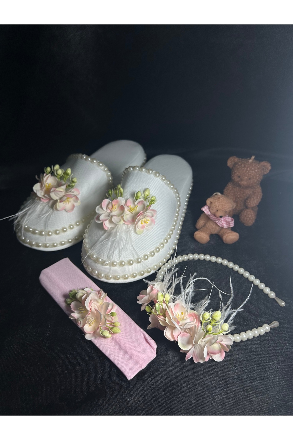 Bridal Luxe Peri lohusa seti çiçekli anne tacı terliği ve bebek bandana fotoğrafı 2 (önizleme)