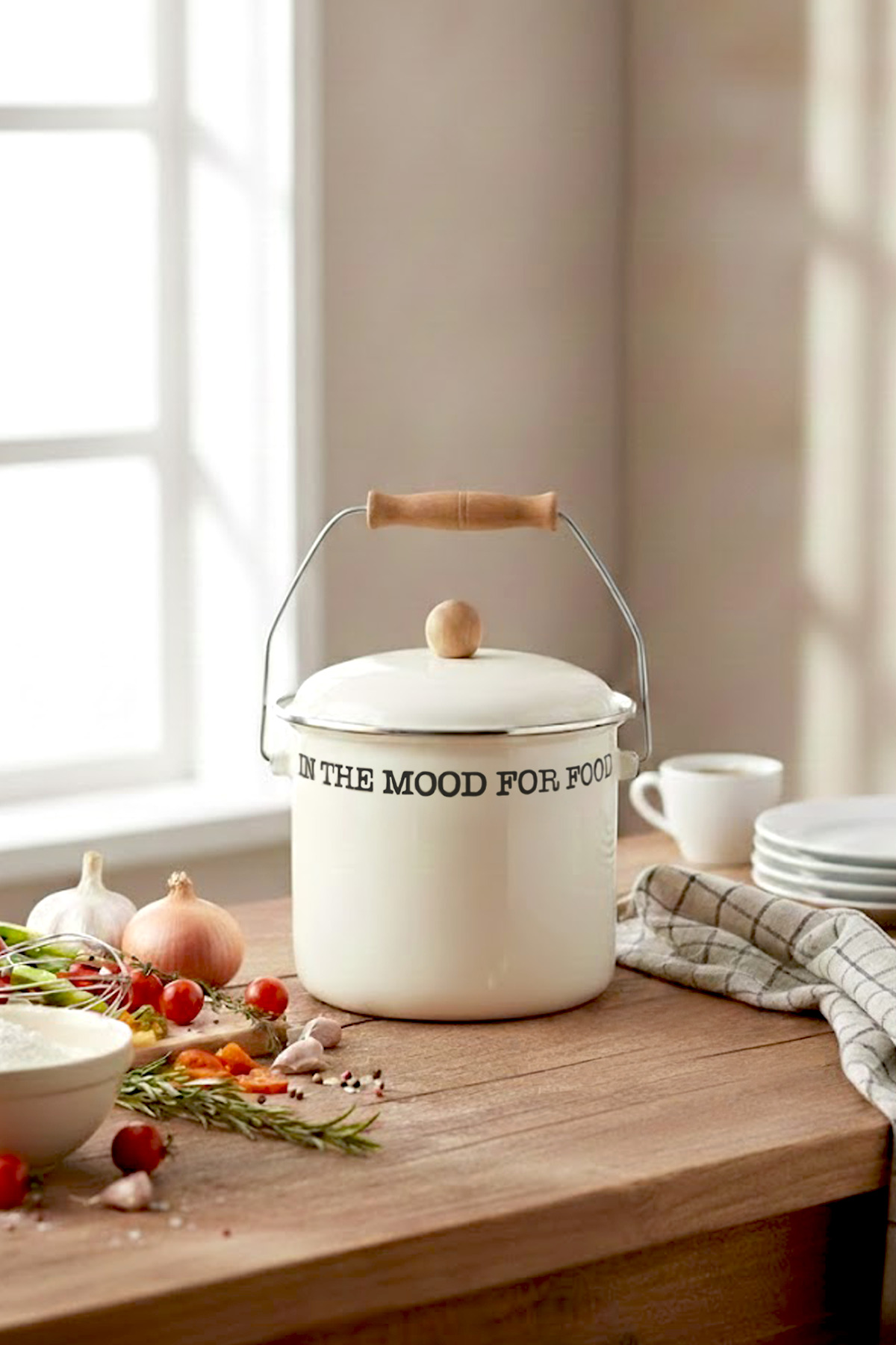 Kitchen Life Food Vibes Mien Ahşap Saplı Kapaklı Emaye Bakraç 20