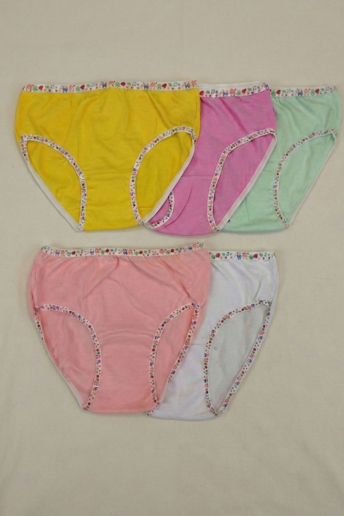 Tutku 5'li Paket Pamuklu Kız Bebek Külot - Karma Renkli Baskılı Yumuşak Bebek İç Giyim Seti fotoğrafı 3 (önizleme)