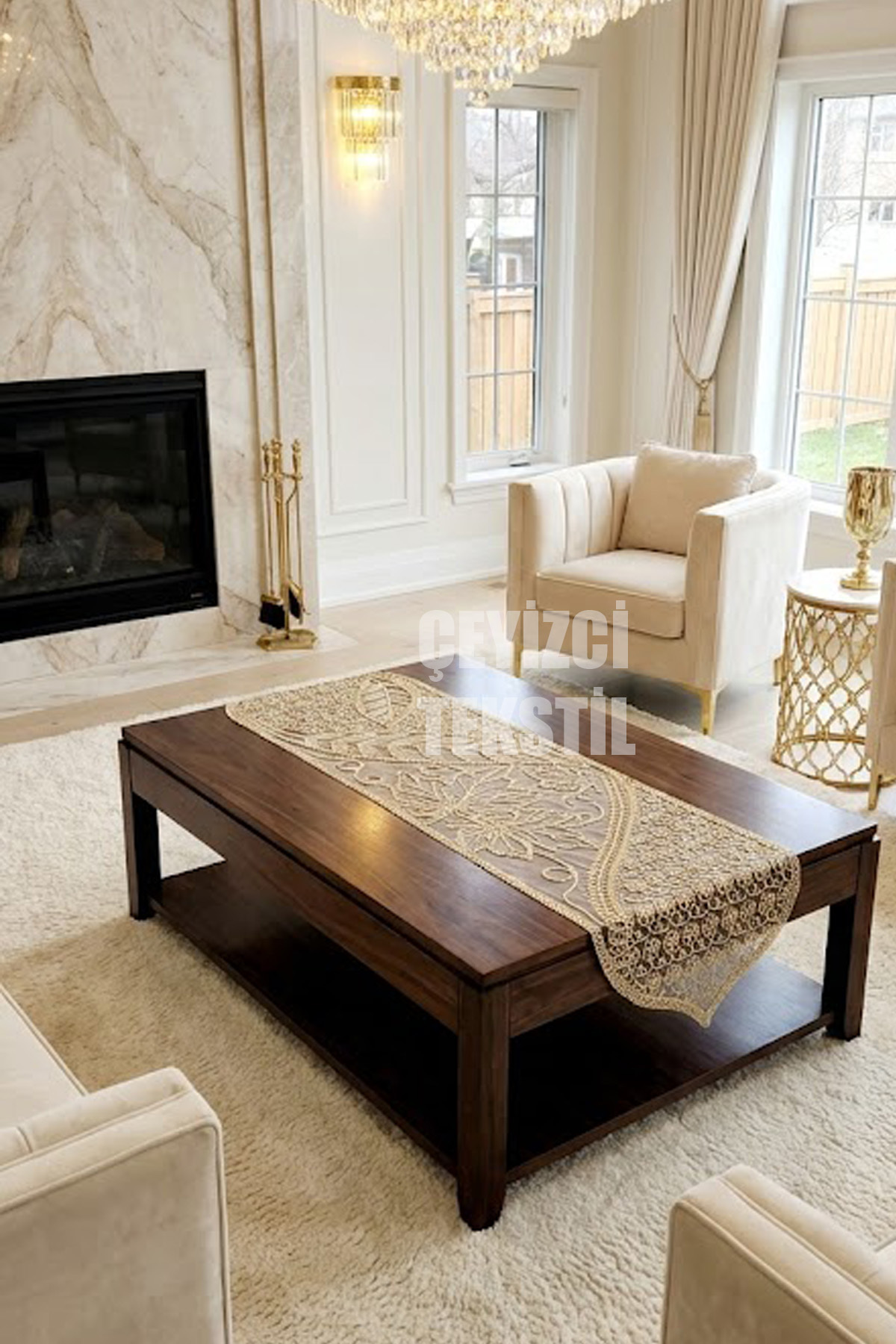 مفرش طاولة فردي بتفاصيل من الدانتيل الفرنسي