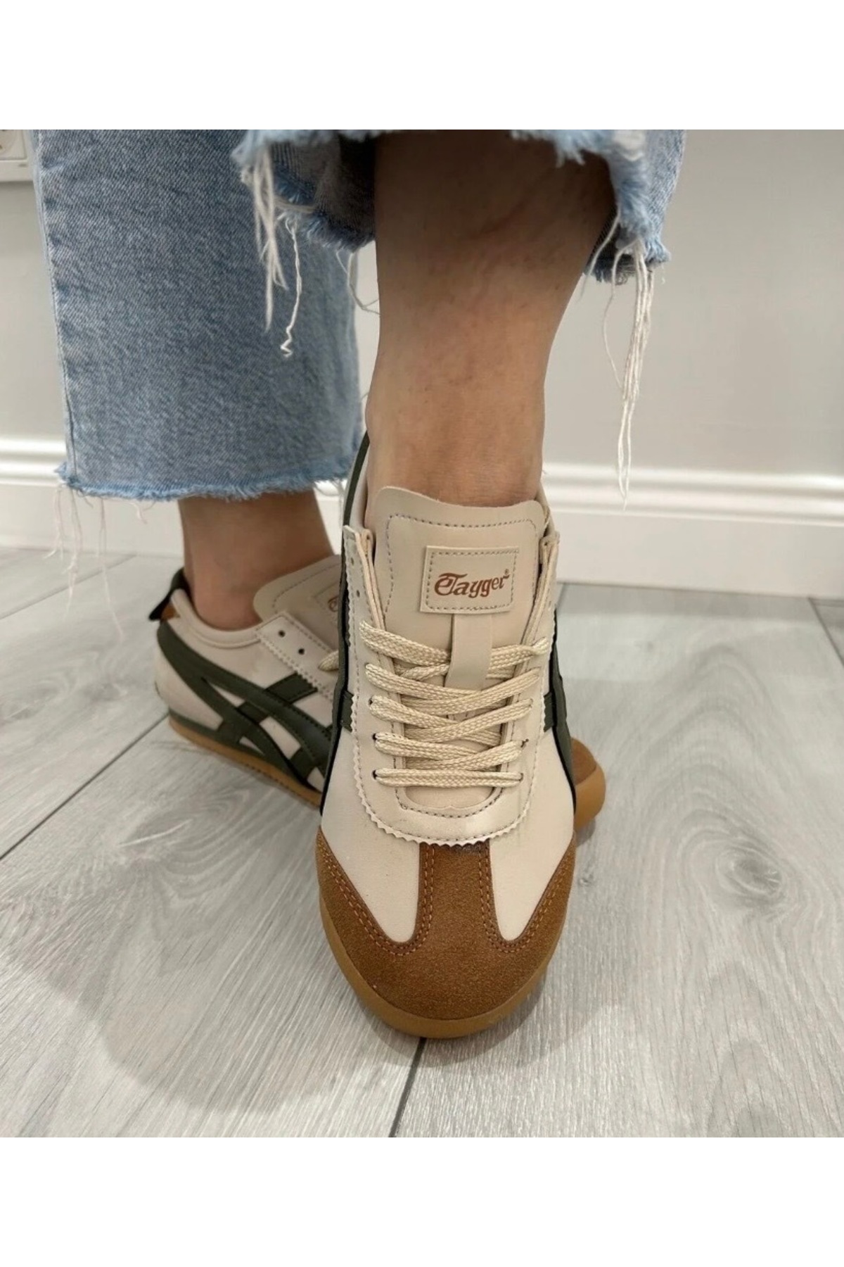 حذاء رياضي نسائي من Tayger 102820172 باللون البيج...