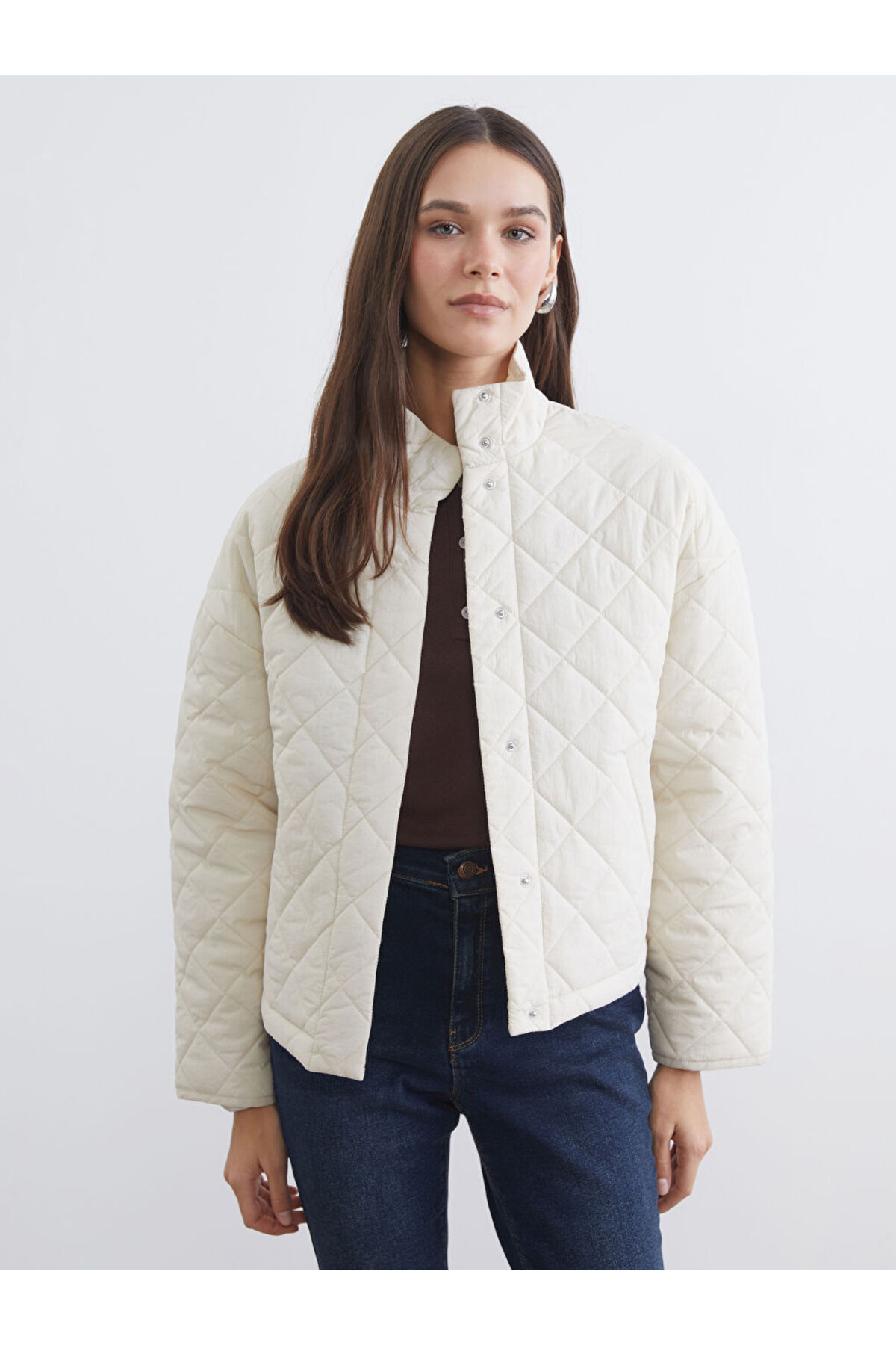 LC Waikiki  Timeless Clothing & Zamansız Seçimler Hakim Roba Yaka Baklava İşlemeli Kadın Şişme Mont