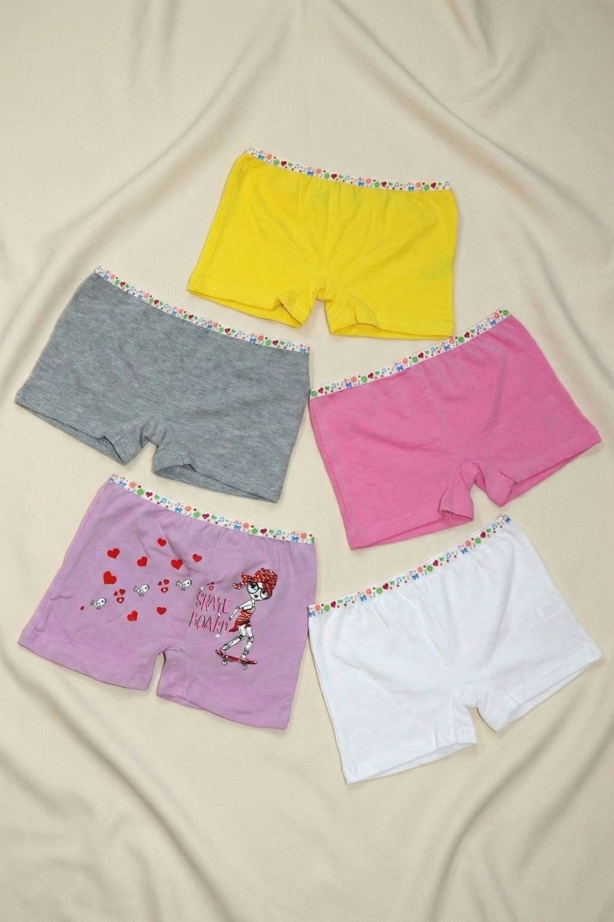 Tutku 5'li Paket Kız Bebek Pamuklu Boxer Seti - Renkli Desenli Yumuşak Bel Lastikli Külot fotoğrafı 5 (önizleme)