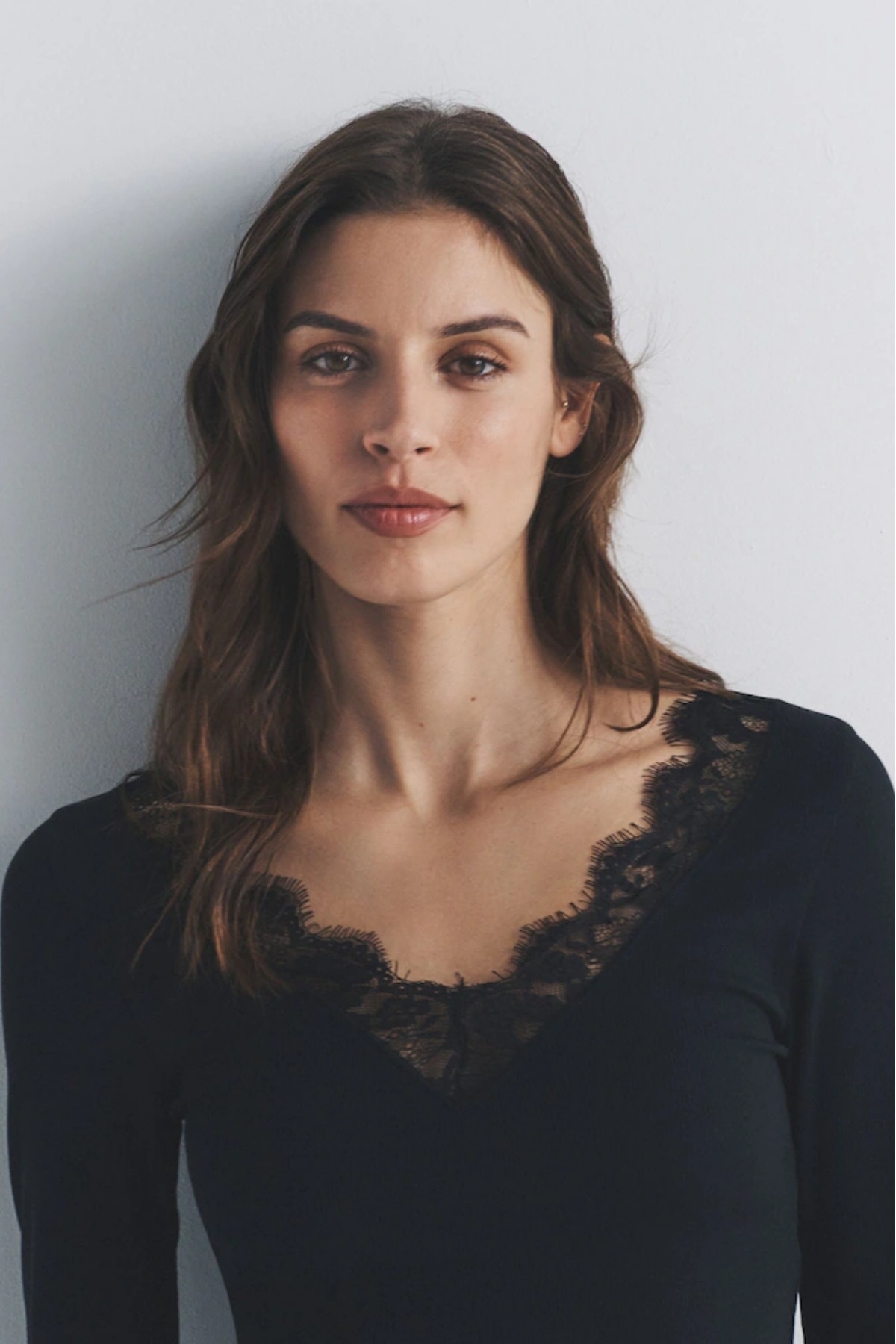 JE-TU Čipka Detaljna bluza sa V-izrezom