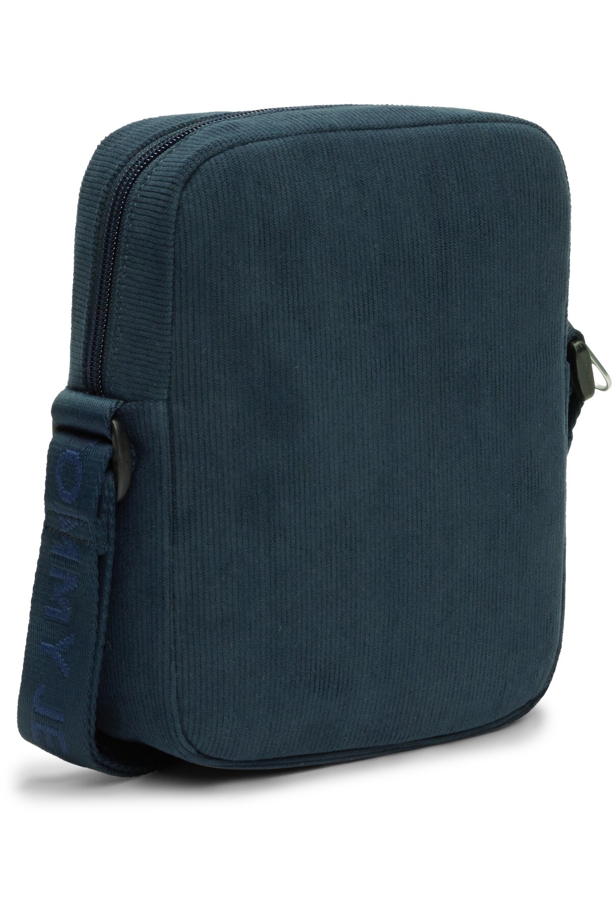 تامی هیلفیگر خبرنگار دیلی کورد TJM ESS