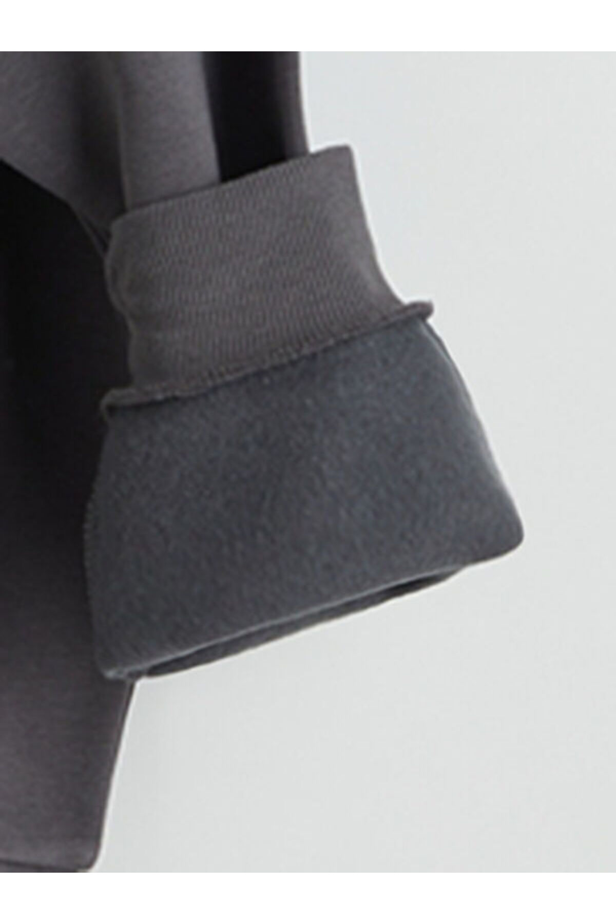 LC Waikiki Timeless Clothing & Zamansız Seçimler New York Baskılı Kız Çocuk Kalın Sweatshirt fotoğrafı 3 (önizleme)