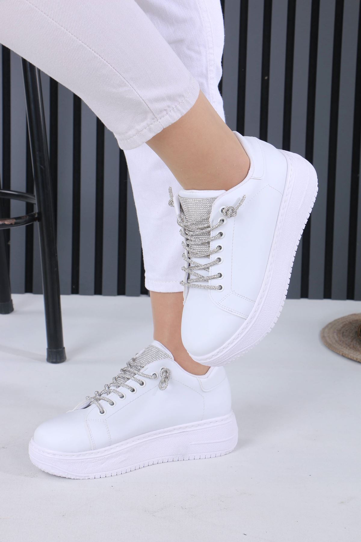 sefayol  Lavera Beyaz Mat Deri Taşlı Bağcıklı Kadın Spor Ayakkabı - Görsel 3