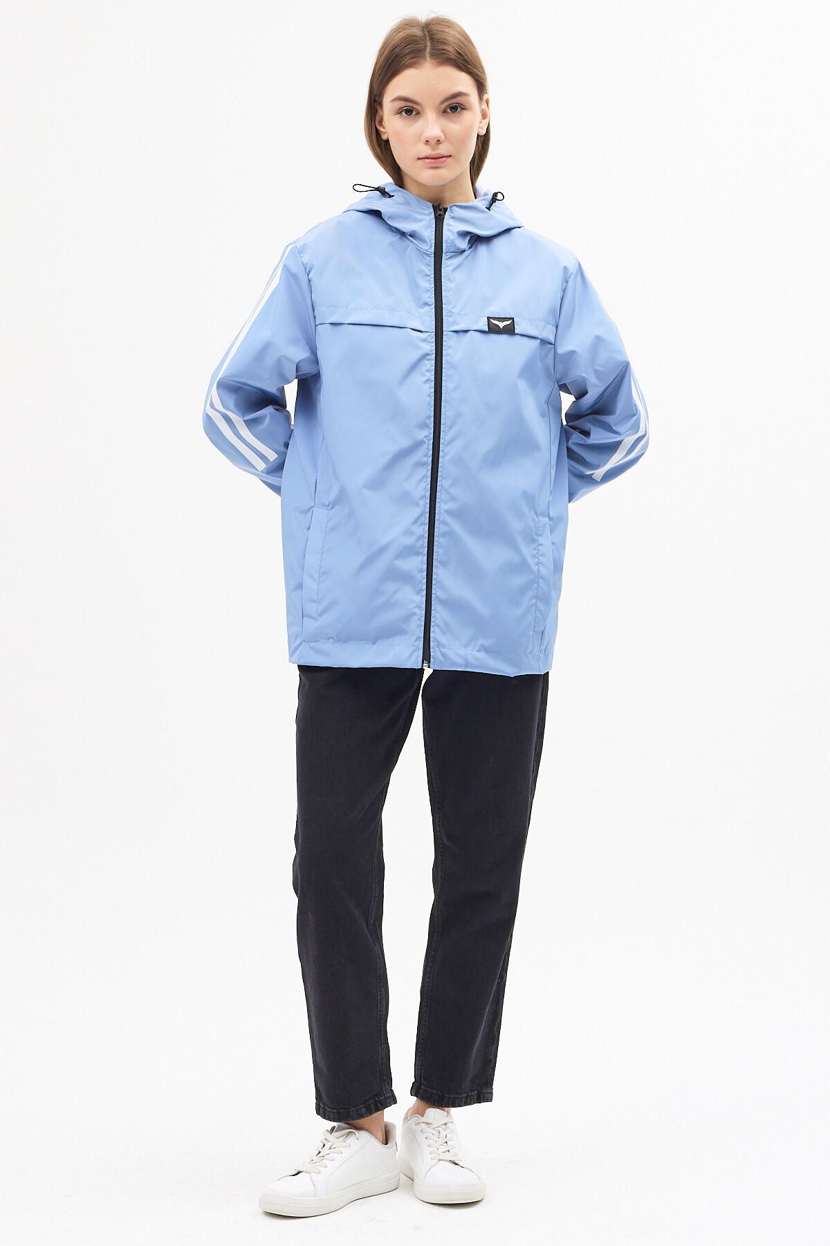 LEVEL HİGH  Kadın Mavi Kapüşonlu Şerit Detaylı Suya Dayanıklı Mevsimlik Yağmurluk - Görsel 4