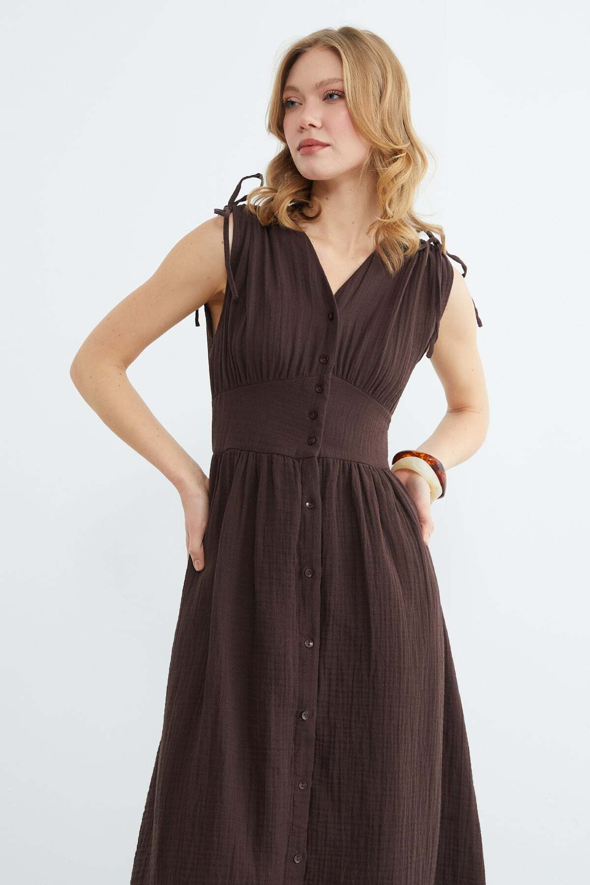 Fullamoda  Omuz Bağcıklı Düğmeli Müslin Elbise - Görsel 2