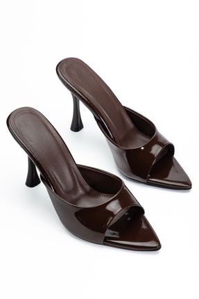 BY BERLE SHOES Kadın Kahve Rugan Yüksek Topuklu Sivri Burun Sandalet