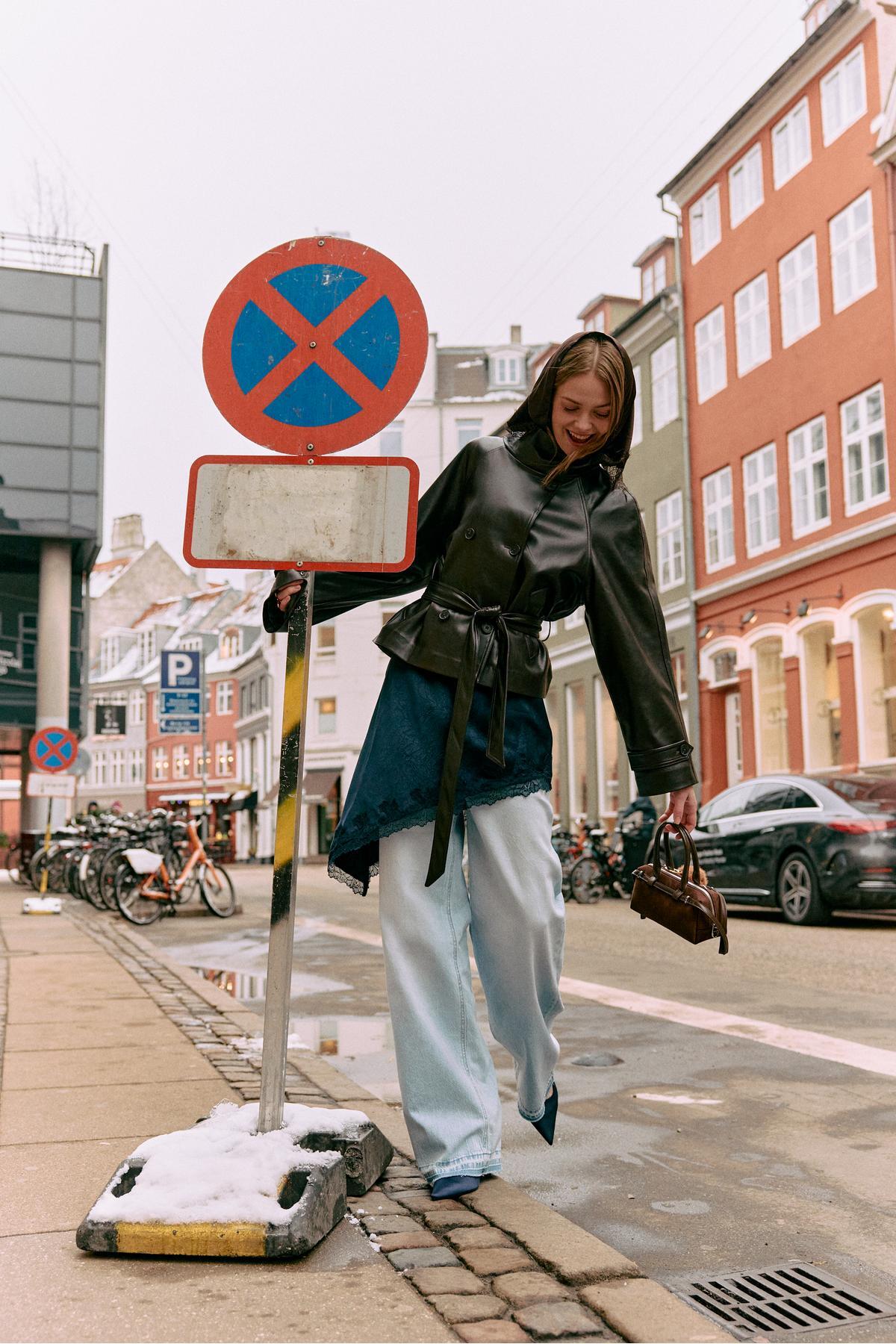 Stradivarius  Dik yaka suni deri trençkot - Görsel 3