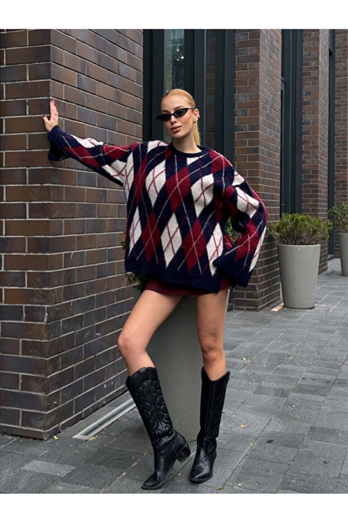 Get Crazy  Bisiklet Yaka Baklava Desenli Yırtmaçlı Şardonlu(Tüylü) Kadın Oversize Kazak - Görsel 4