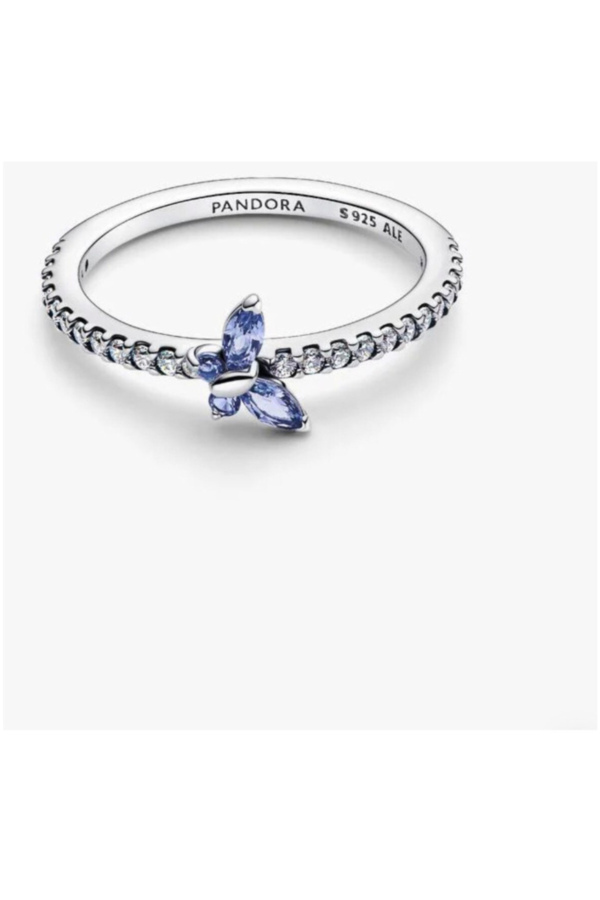 Cumpără online ținute Pandora 2026