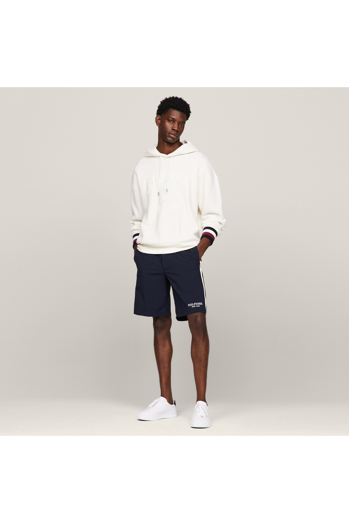 تامی هیلفیگر شلوارک آبی مردانه