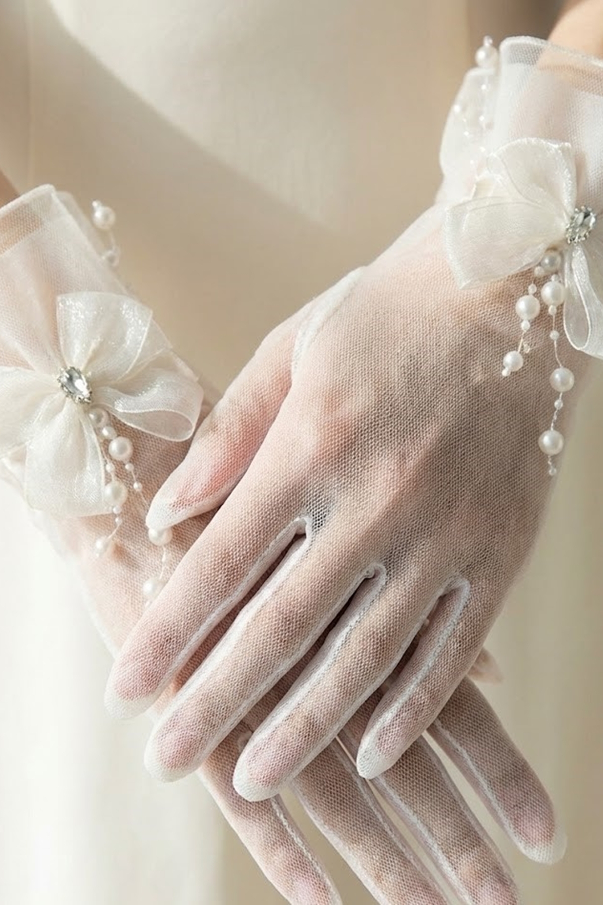 Hobigram  Opalia Fiyonk & İnci Sarkaç Detaylı Bilek Üstü Tül Gelin Eldiveni - Görsel 4